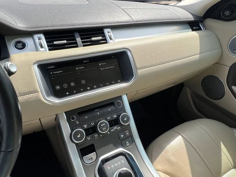 Used 2017 Land Rover Range Rover Evoque SE AWD/4WD image 23