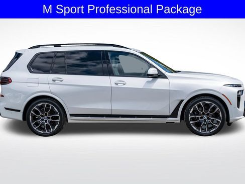Used 2025 BMW X7 xDrive40i w/ M Sport Package AWD/4WD image 9