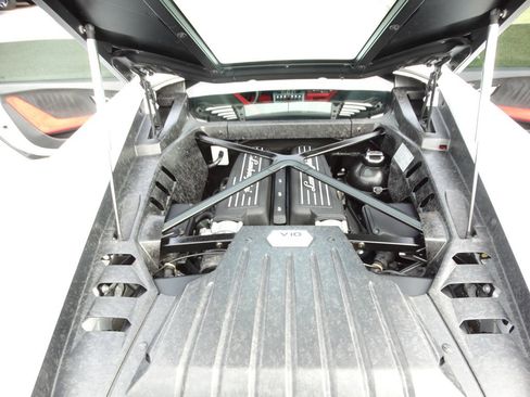 Used 2015 Lamborghini Huracan LP 610-4 image 20