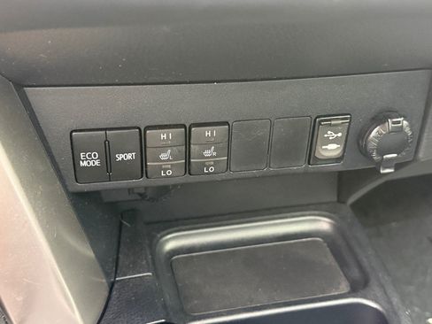 Used 2016 Toyota RAV4 Limited w/ Advanced Technology Package FWD image 32