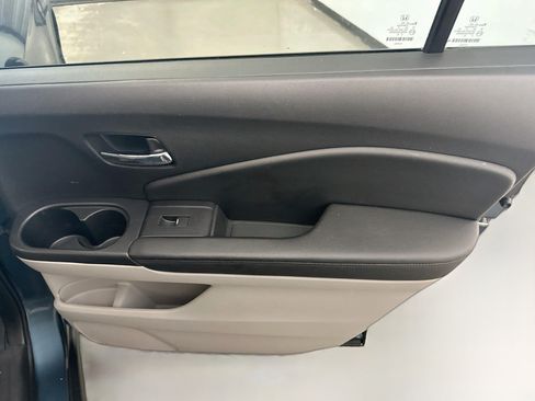 Used 2019 Honda Pilot LX image 29