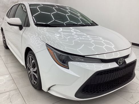 Used 2020 Toyota Corolla LE w/ Carpet Mat Package (TMS) FWD image 3