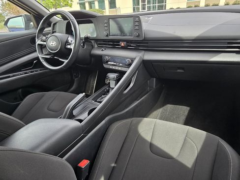 Used 2025 Hyundai Elantra Sport FWD image 27