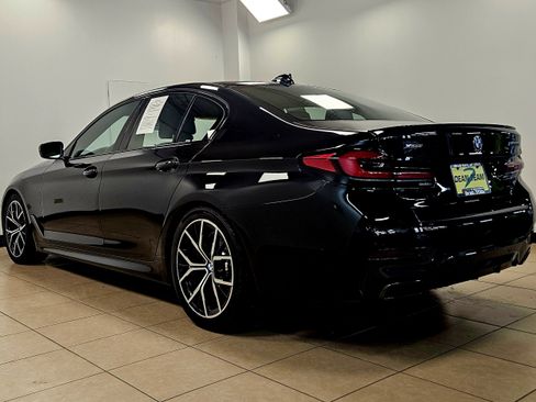 Used 2023 BMW M550i xDrive M550i xDrive w/ Dynamic Handling Package image 5