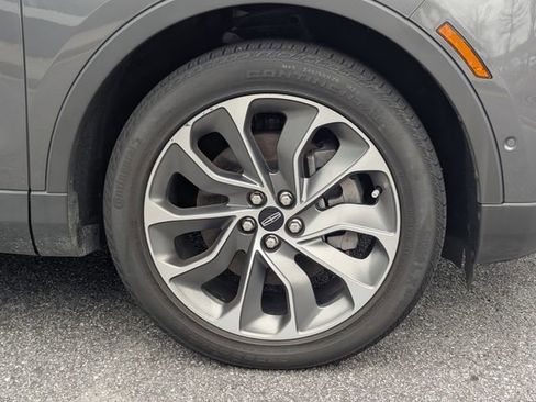 Certified 2022 Lincoln Nautilus Reserve w/ Equipment Group 201A image 11