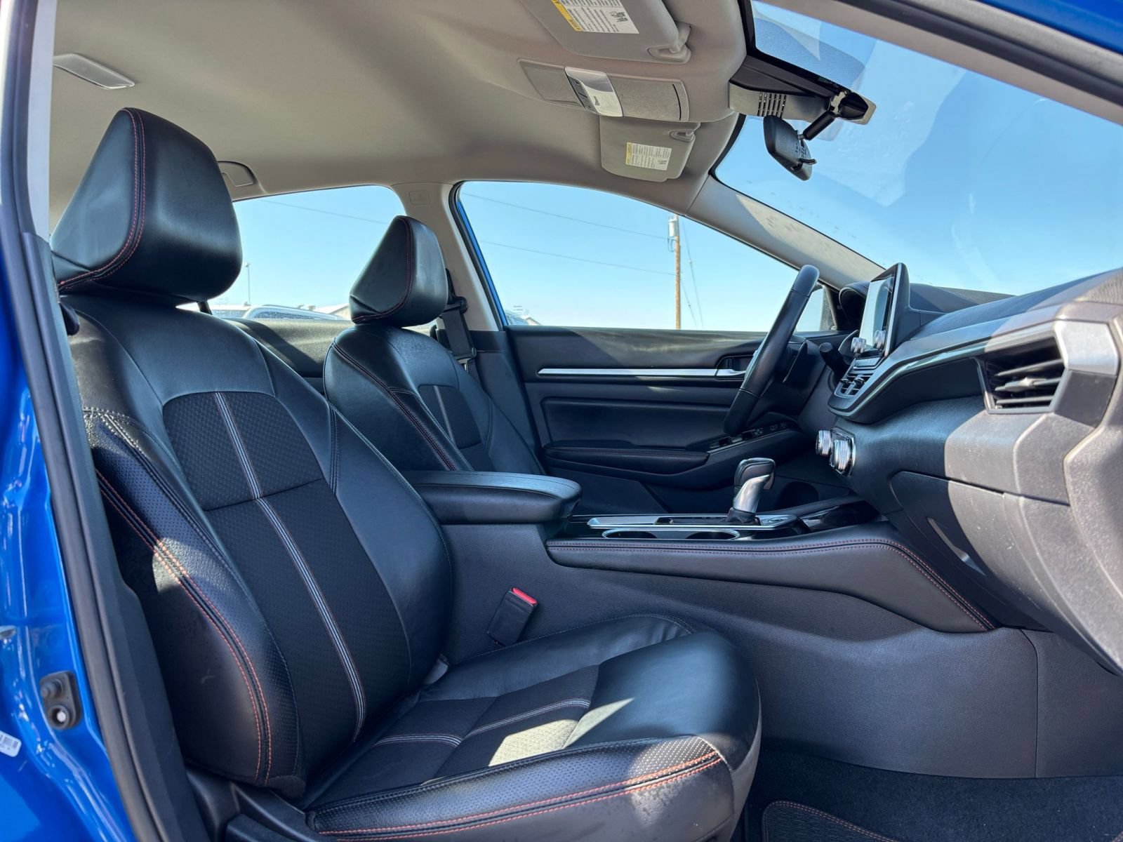 Used 2025 Nissan Altima 2.5 SR FWD image 36