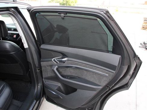 Used 2021 Audi e-tron Prestige AWD/4WD image 24