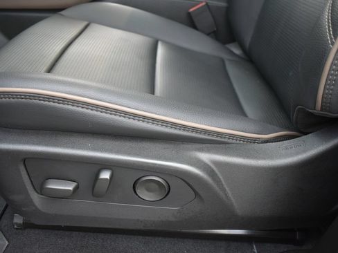 Used 2024 GMC Canyon Denali AWD/4WD image 15