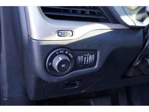 Used 2017 Jeep Cherokee Latitude image 17