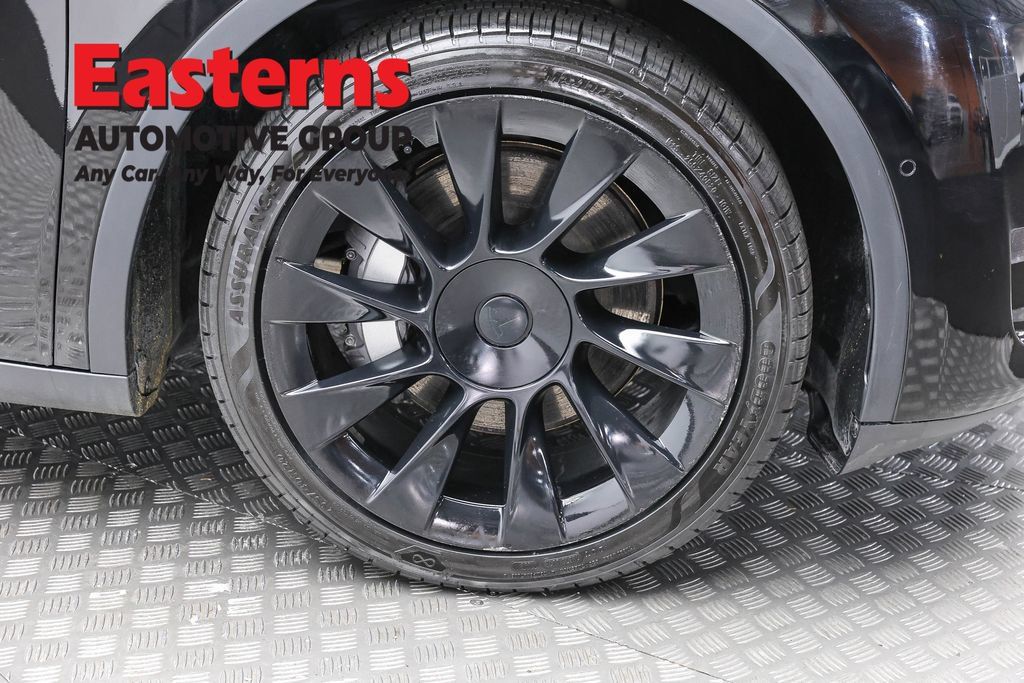 Used 2021 Tesla Model Y Long Range AWD/4WD image 25