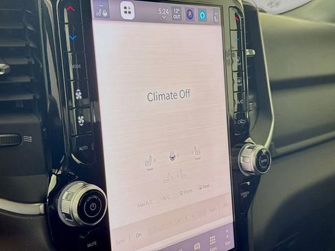 New 2026 RAM 1500 4x4 Crew Cab image 16