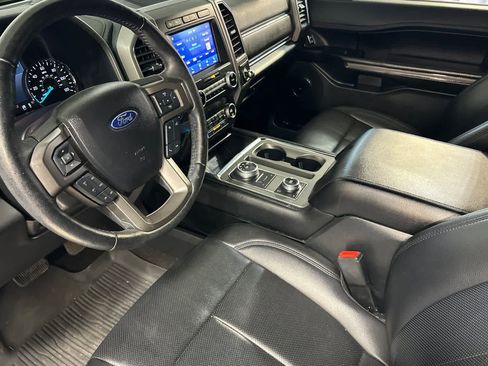Used 2020 Ford Expedition XLT w/ Equipment Group 202A AWD/4WD image 14