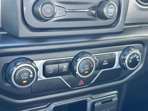 Used 2021 Jeep Wrangler Sport image 11