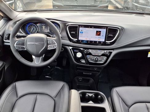 New 2026 Chrysler Pacifica Select FWD image 6
