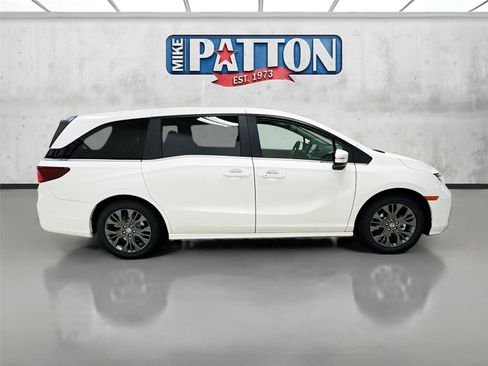 New 2026 Honda Odyssey Touring image 8