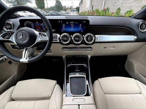 New 2026 Mercedes-Benz GLB 250 4MATIC image 5