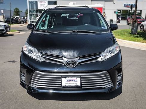 Used 2018 Toyota Sienna XLE w/ XLE Navigation Package AWD/4WD image 6