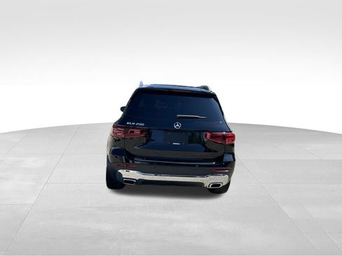 Used 2025 Mercedes-Benz GLB 250 image 4