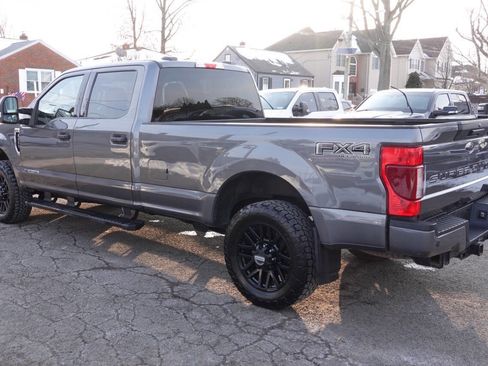 Used 2022 Ford F250 XLT w/ Black Appearance Package image 2