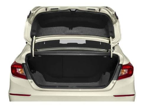 Used 2018 Honda Accord Sport image 12