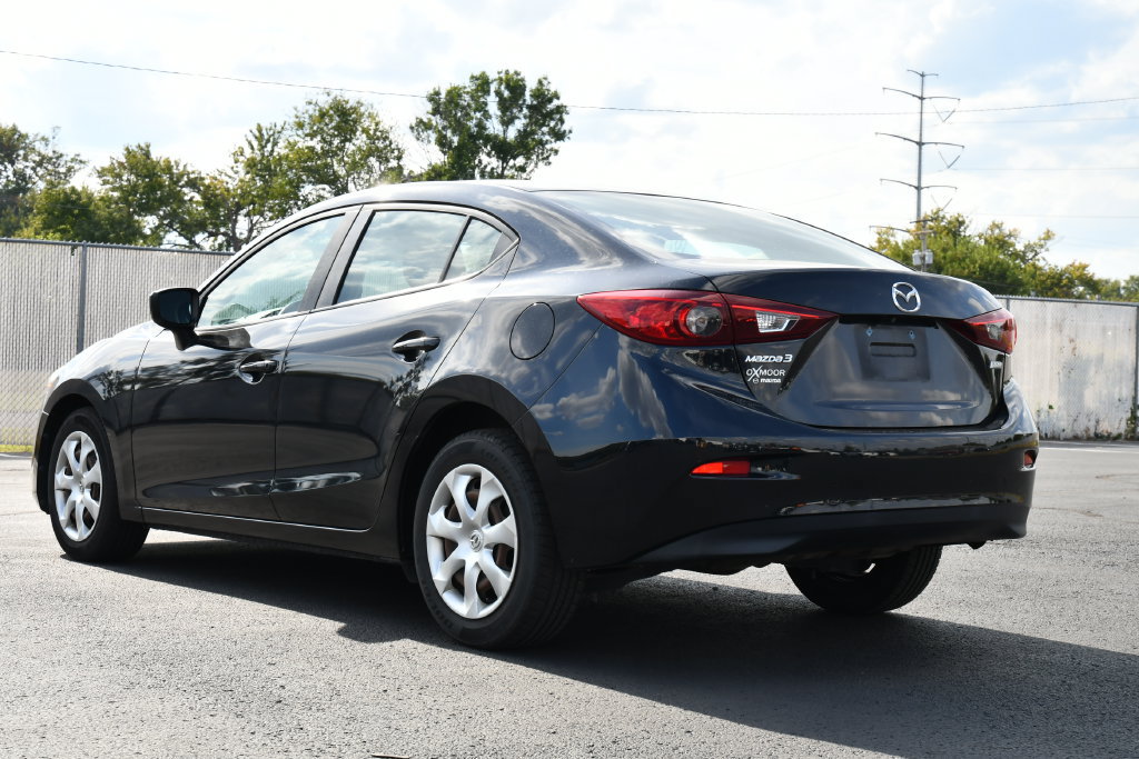 Used 2018 MAZDA MAZDA3 Sport FWD image 5