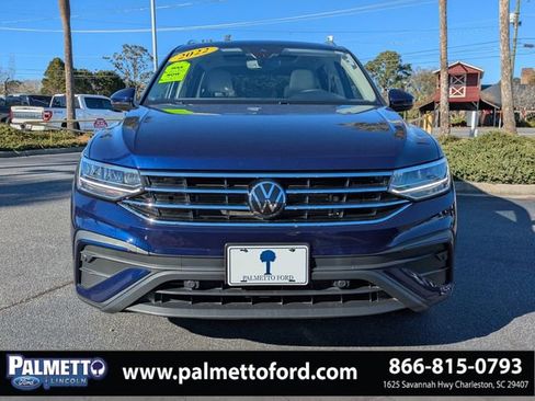 Used 2022 Volkswagen Tiguan SE w/ Panoramic Sunroof Package image 8