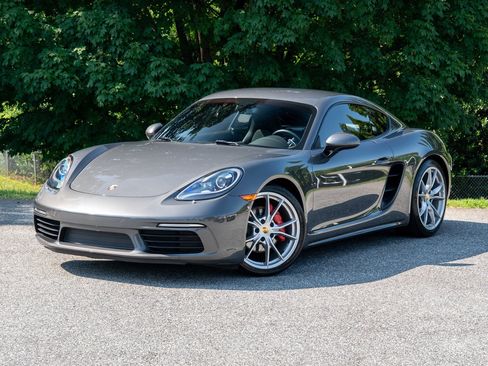 Used 2018 Porsche 718 Cayman S RWD image 1
