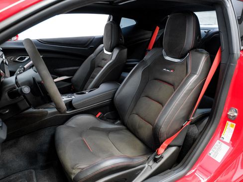 Used 2017 Chevrolet Camaro ZL1 image 4