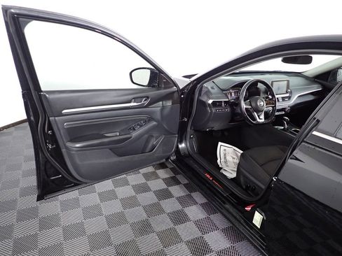 Used 2019 Nissan Altima 2.5 SV image 19