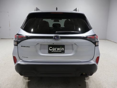 Used 2025 Subaru Forester Premium AWD/4WD image 3