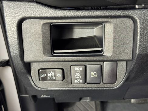 Used 2019 Toyota Tacoma TRD Sport image 16