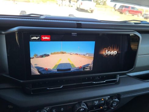 New 2025 Jeep Gladiator Mojave image 22