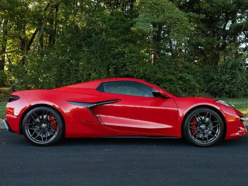 Used 2025 Chevrolet Corvette Z06 w/ Battery Protection Package image 13