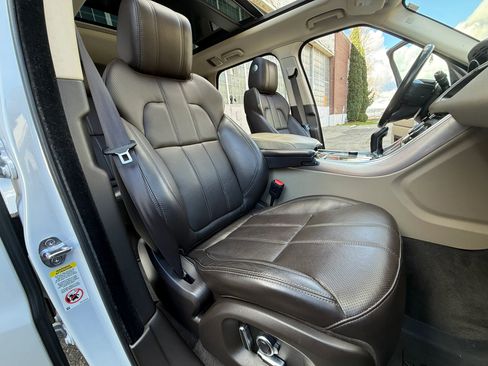 Used 2017 Land Rover Range Rover Sport HSE image 40