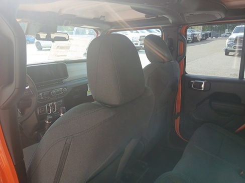 New 2025 Jeep Gladiator Sport image 11