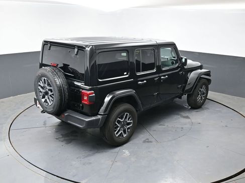 Used 2025 Jeep Wrangler Unlimited Sahara AWD/4WD image 37