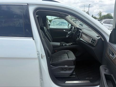 Used 2025 Volkswagen Atlas SEL Premium R-Line AWD/4WD image 18