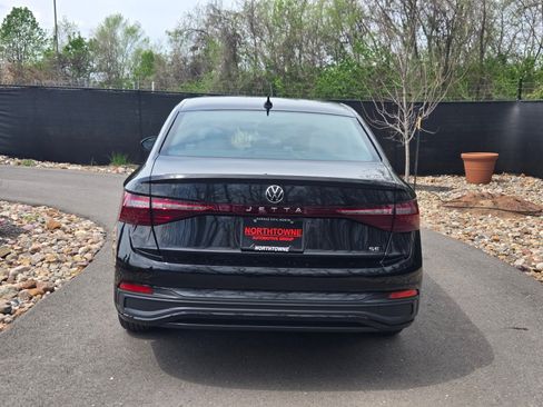 New 2026 Volkswagen Jetta SE FWD image 4