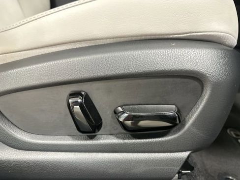 Used 2021 Lexus UX 200 w/ Premium Package image 30