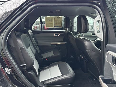 Certified 2024 Ford Explorer XLT w/ Equipment Group 202A image 11