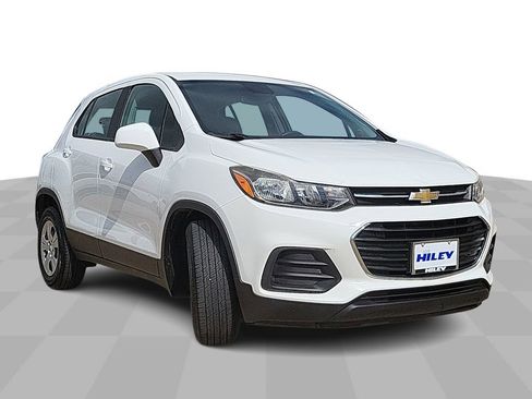 Used 2017 Chevrolet Trax LS w/ LPO, Cargo Package image 2