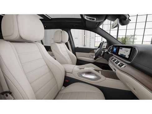 New 2026 Mercedes-Benz GLS 580 4MATIC image 5