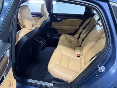 Used 2022 Volvo S90 B6 Inscription w/ Advanced Package image 11