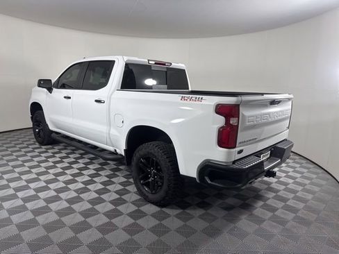 Used 2024 Chevrolet Silverado 1500 LT Trail Boss w/ Convenience Package II image 4