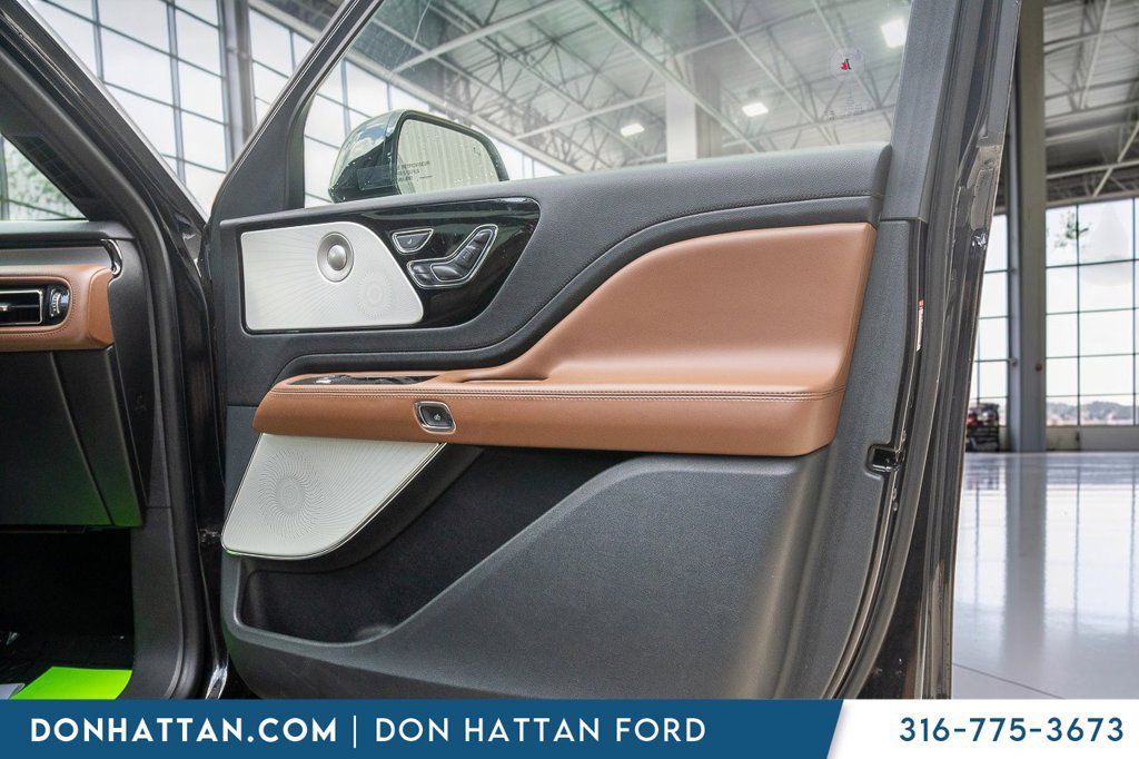 Used 2023 Lincoln Aviator Reserve w/ Equipment Group 201A AWD/4WD image 29