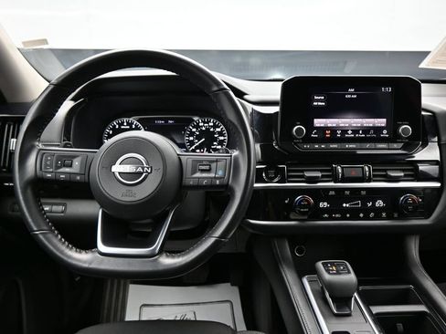 Used 2025 Nissan Pathfinder SV AWD/4WD image 14