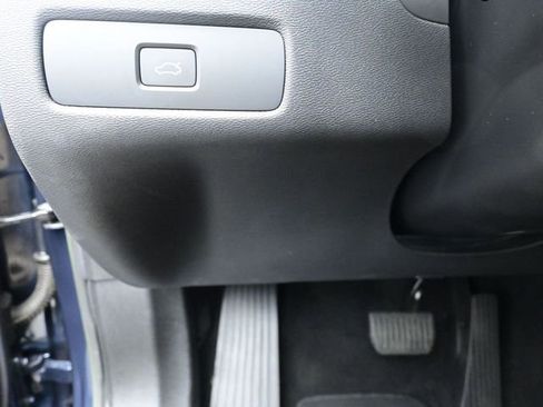 Used 2023 Volvo XC60 B5 Ultimate image 17