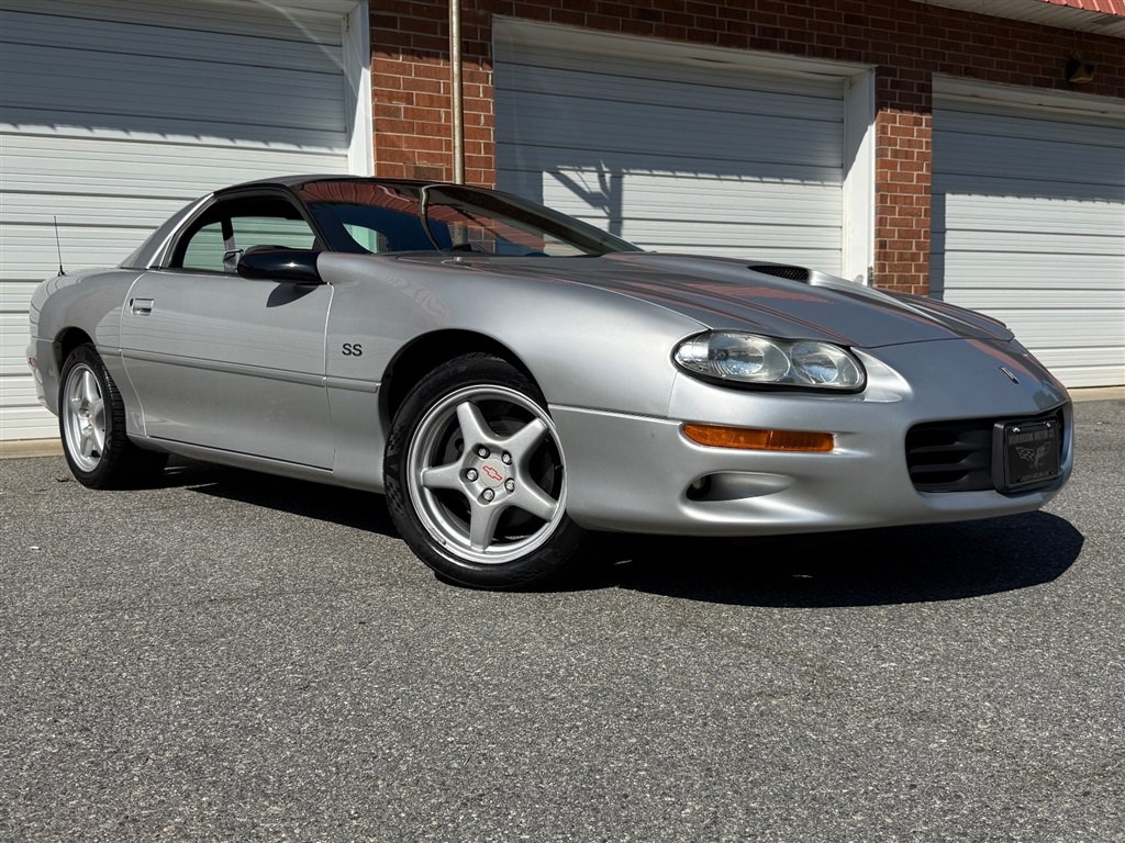 Used 1999 Chevrolet Camaro Z28 w/ SS Performance/Appearance Pkg RWD image 23