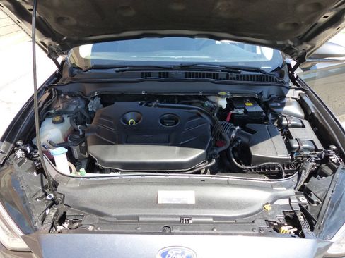 Used 2017 Ford Fusion SE AWD/4WD image 18