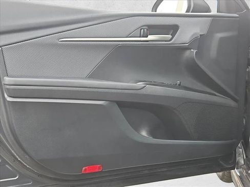 Used 2025 Toyota Camry SE FWD image 10
